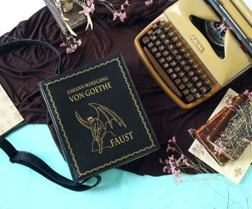 wordsnquotes: Book Bags That Let You Carry Your Favorite Book Everywhere  Moscow-based indie bo