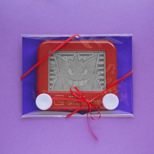 Sometimes I sell prints of my Etch A Sketch art. I recently sold a 5x7 of this little Gengar. I’m of