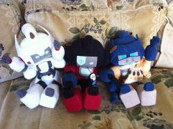 sowiddlefur:  Oh, I never posted the plushie Ironfist I made myself here. I have a plushie family of 3. :D Ironfist has a hole in his helm and Drift made him a special band-aid to cover the hole… Yes, I was super sad he died in the comics and I adore