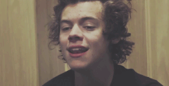  @Harry_Styles : People keep calling me a toe?! 