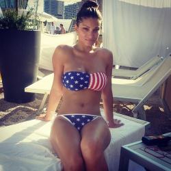 sxycurves:  GOD BLESSED AMERICA