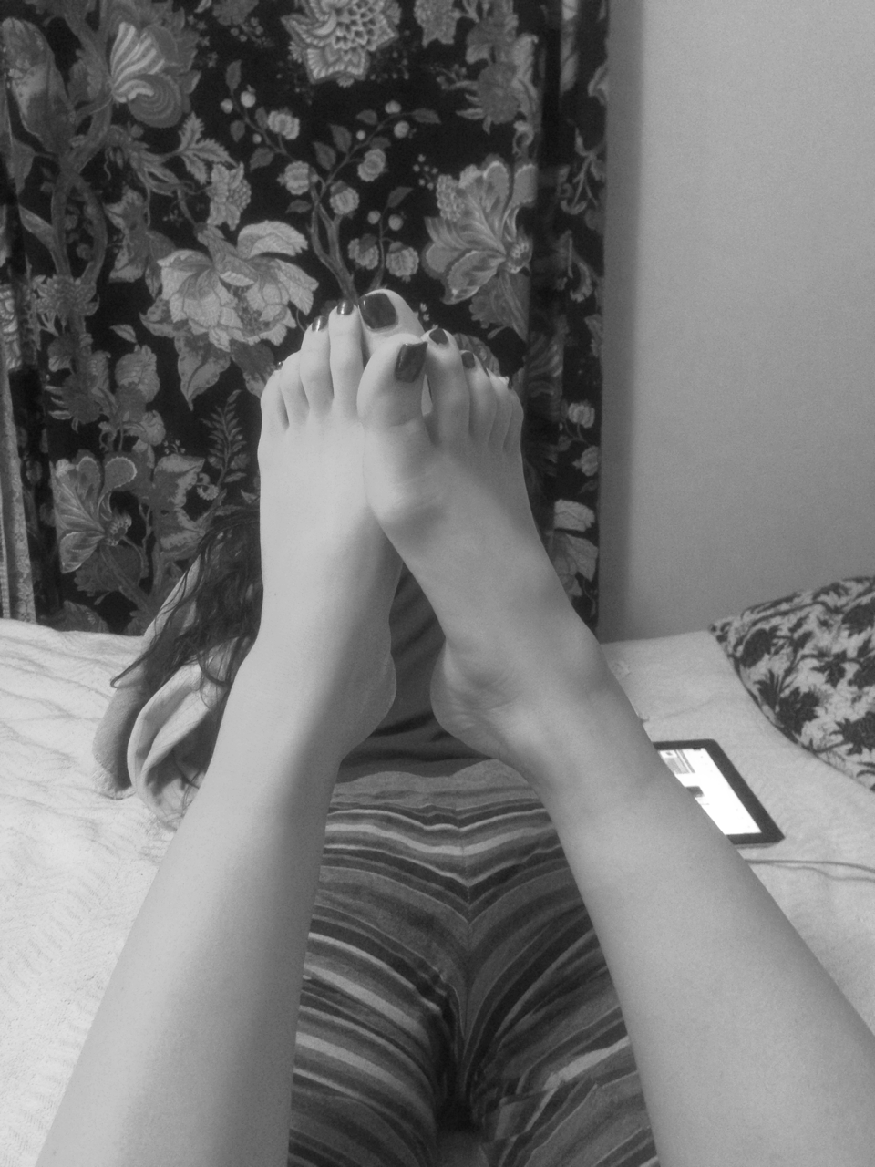 girlyfeet101:  partyfeet:  Celebrate girls feet follow: partyfeet.tumblr.com  follow: