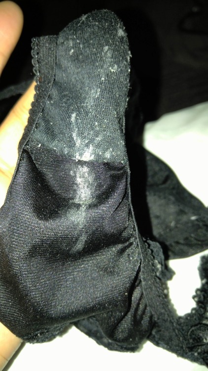 buttsniffer00: 1991boji: 오늘자 팬티검사 I would love to sniff your panties. I would love to buy your dirty