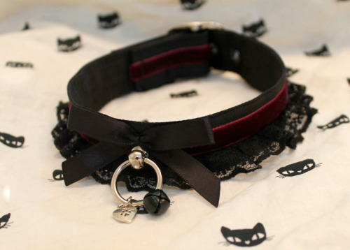 kittensplaypenshop:  annamieuk:  kittensplaypenshop:  Customer’s buckled collar <3  Gorgeous. Can you do it in purple?  Yes we can! :) This was from our Build Your Own Buckled Collar” listing,so you can pick the colours you want!  