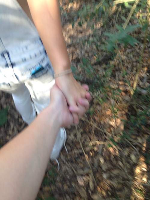 XXX sickfake:  “hold my hand” “okay photo