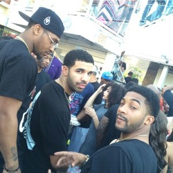 kemia21:  Drake in Houston today 