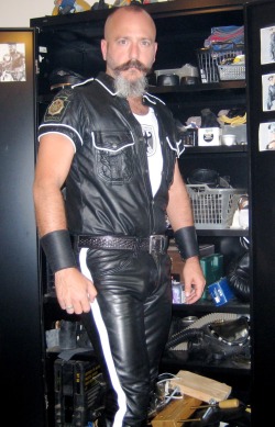 lthredge:  July 17, 2009.  The pants were a gift from my cub.  They were his first pair of leather pants.  They were a bit tight so I had Todd at Leatherwerks add the white stripe.  They remain my tightest pair of pants—the leather creaks with every