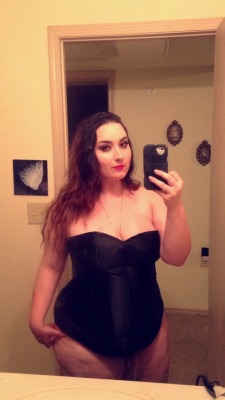 chubbymorticia:  My first corset!