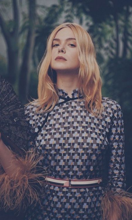 480x800 Blonde and beautiful, actress, Elle Fanning wallpaper @wallpapersmug : bit.ly/2EBfd6v