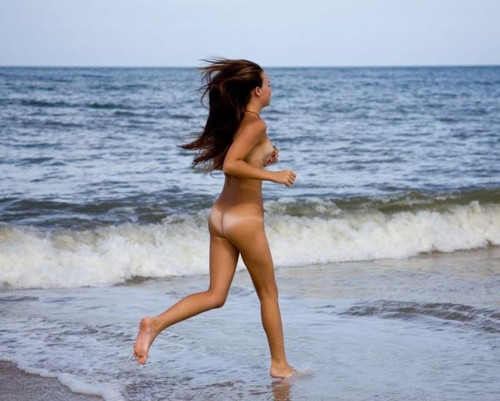 XXX beach run XOXO ~Selena Kitt~ photo