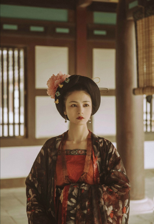 changan-moon:Traditional Chinese hanfu photography | Tang dynasty princess 太平公主 by 姬小妖