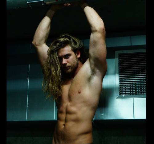 chriscruzism:  Our #mondaymotivation is dedicated to the model, actor and private personal trainer who lives in Los Angeles with long blonde golden hair Brock O’Hurn many people who still IG (142K and counting) and FB where their followers