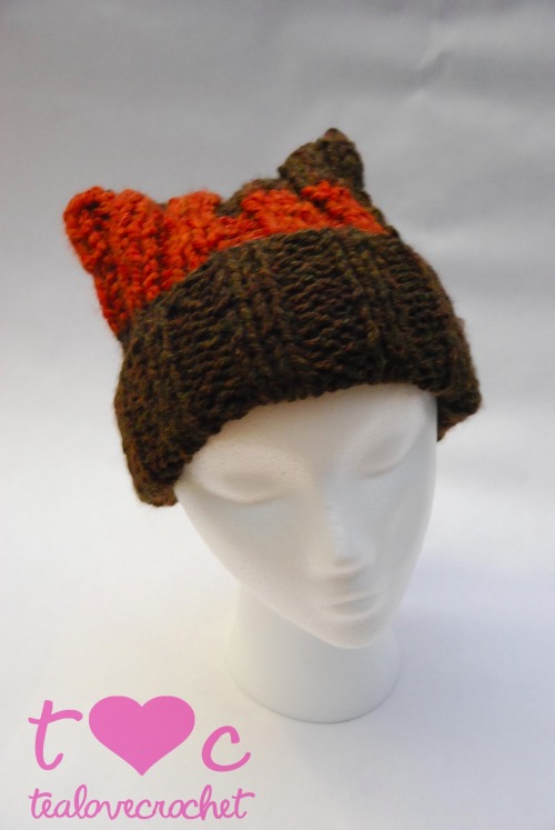 tealovecrochet:  I’ve been playing Neko Atsume and was inspired! Check out these cute knit hat