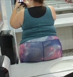 42ds:  Gym time again… always turning heads.   Love leggins on a big girl