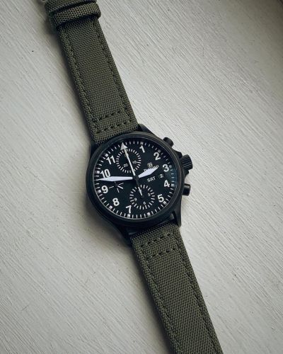 Instagram Repost


elliotontoast

It can be a little tough finding good strap colours for black watches. But this IWC inspired olive green one I think pairs beautifully with my #Damasko #DC56. [ #damasko #monsoonalgear #chronograph #toolwatch #watch ]