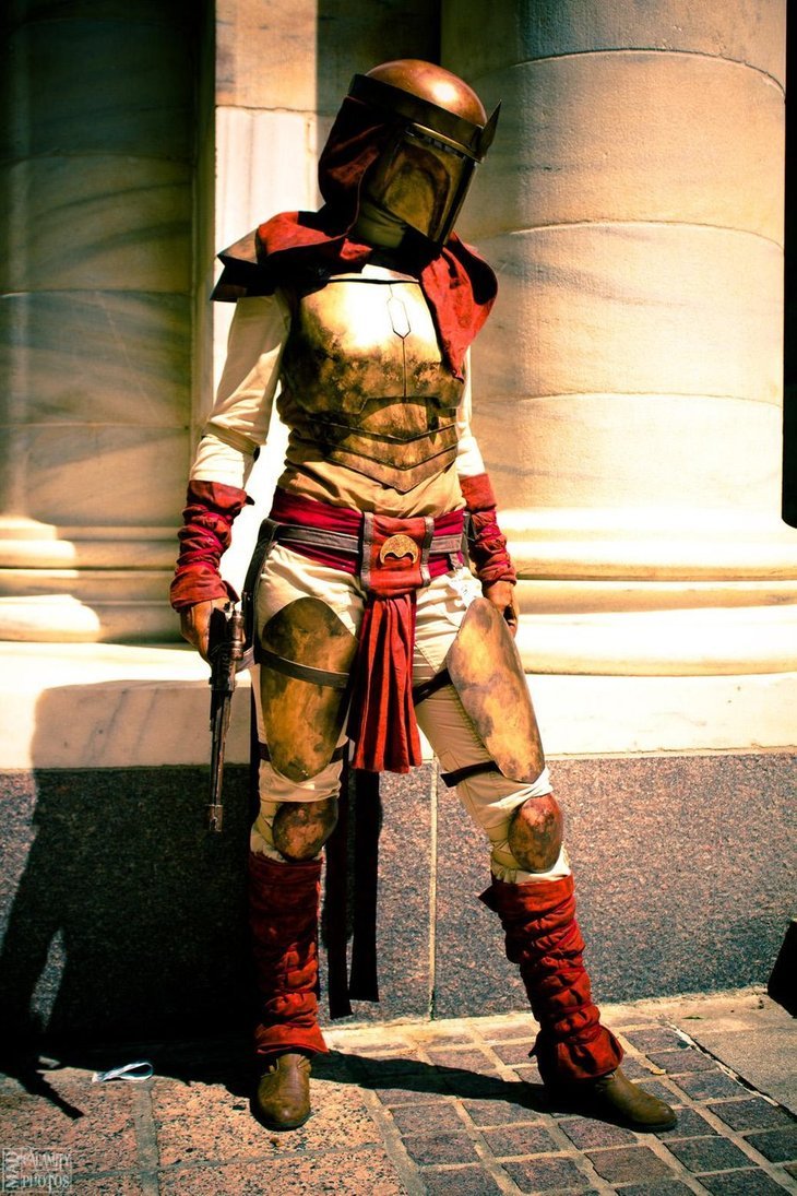 tits-mcgeek:  ministryofsillysuits:  Sarah in her Mandalorian armor.  Photos taken