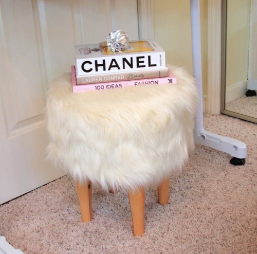 chanel-and-louboutins:  ★