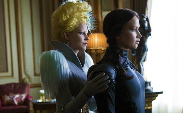 Effie and Katniss prepare for the end in this new The Hunger Games: Mockingjay – Part 2 photo.
We’re totally unprepared for the end.
