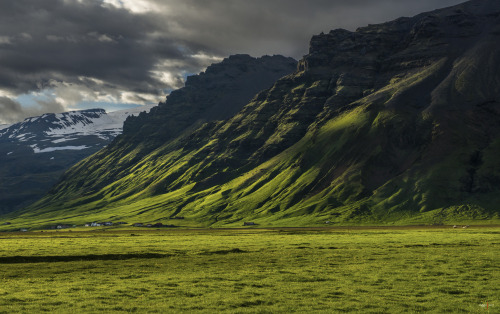 The green Iceland II - D8C_9219 by Viggo Johansen