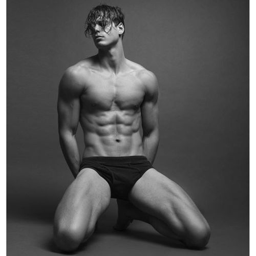🍫 Happy Easter 🍫 Pic by @ruben_tomas @soulartistmgmt #nyc 