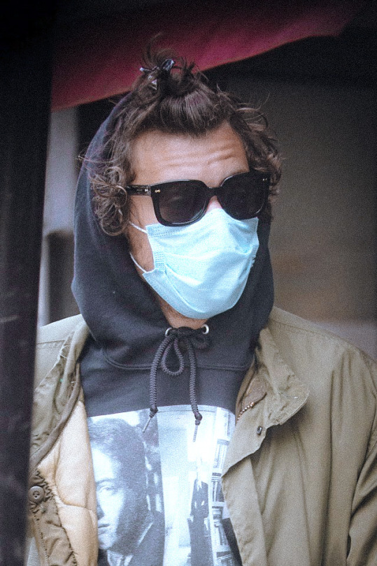 IS HIS CUP TINY??? OR ARE HIS HANDS JUST HUGE