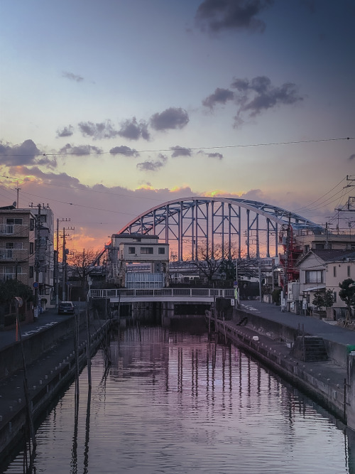 From our Boxing Day stroll in the Japan ‘burbs.www.instagram.com/city_cost_japan/