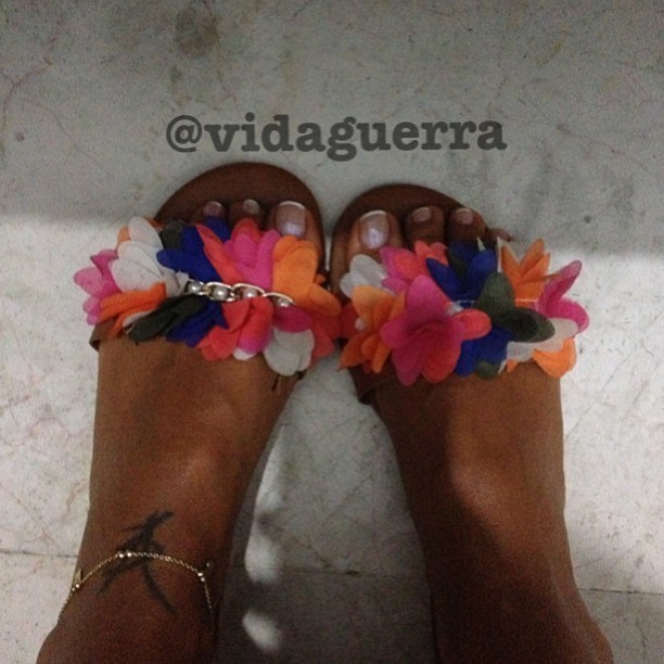 troublewaters:  The beautifull Vida Guerra leaked and her awesome feet.