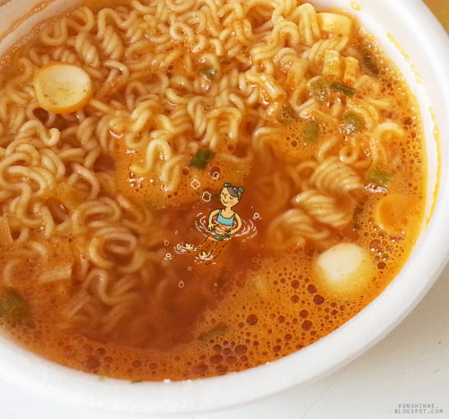 Cup Ramen Poolso spicy(Main Blog)