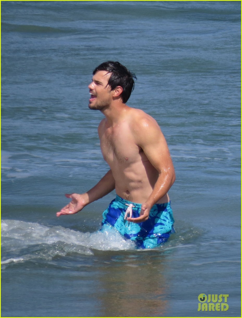 alekzmx:  Taylor Lautner