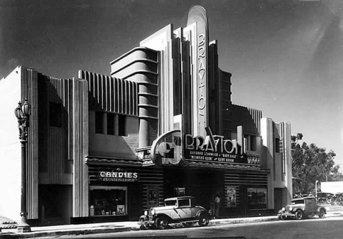 art-decodence: Movie theaters that were designed and built from the 1920s through the 1940s were lik