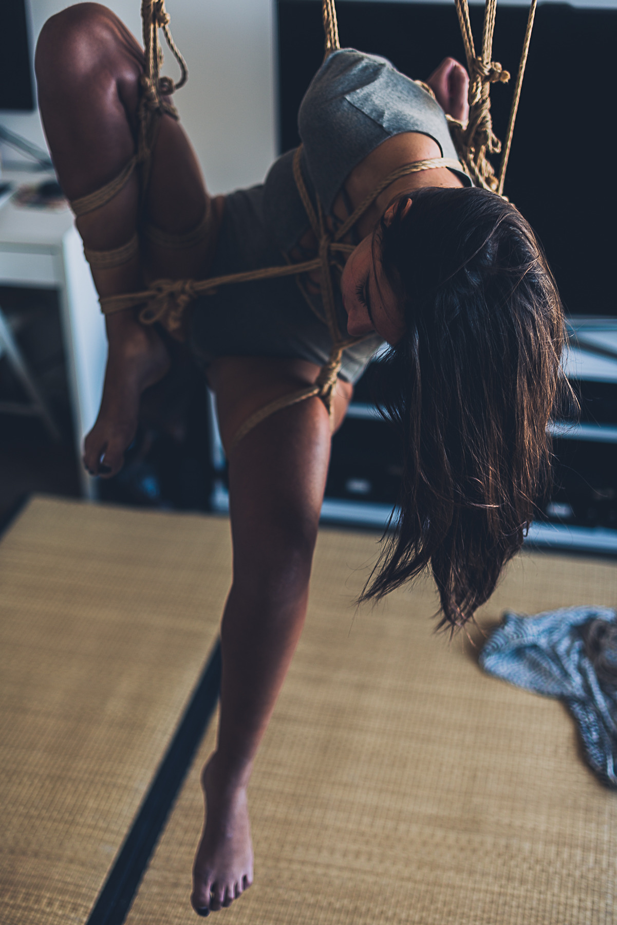 strictly-dirtyvonp: With Chloe Bonds 