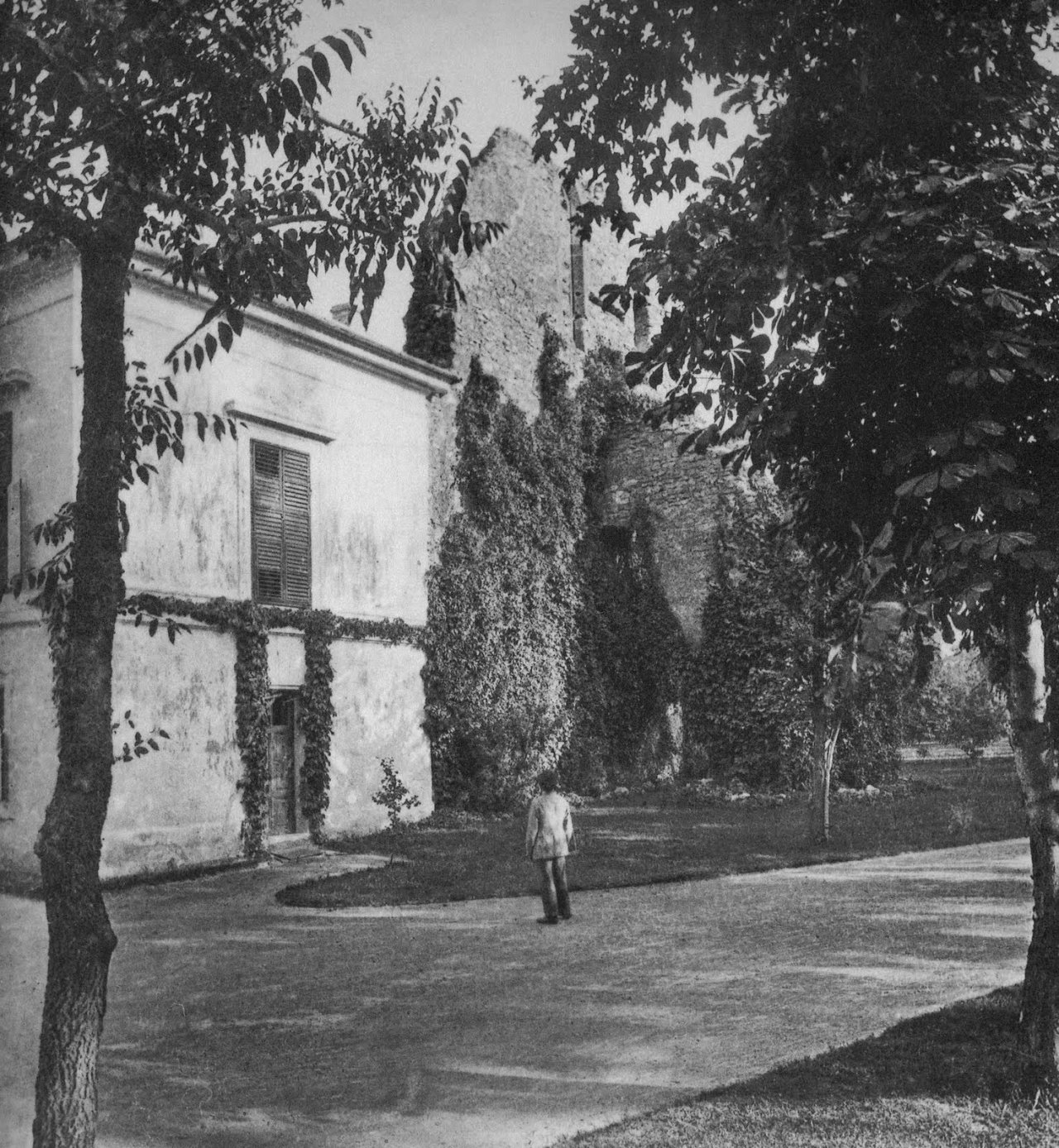 Unknown Photographer
Palatine ruins of the Franciscan Villa and Margaret Island, Budapeste XIII, around 1890.