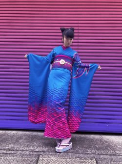 Zabchan:  Tanuki-Kimono:  Tanuki-Kimono: Damn This “Winter Mermaid” Furisode