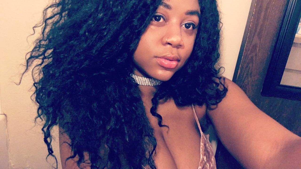 Lets just start an endless line of black selfies. Reblog with a selfie. 