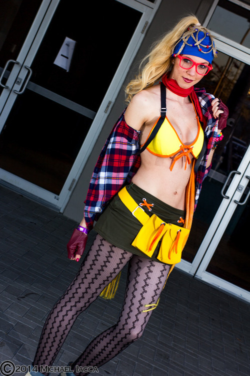 dirty-gamer-girls:  Check out http://dirtygamergirls.com for more awesome cosplay 