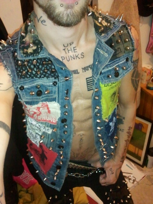 poz-skinhead-pig: punk4life54: Decked my vest out ever have twisted sex with a skinhead? we both wea