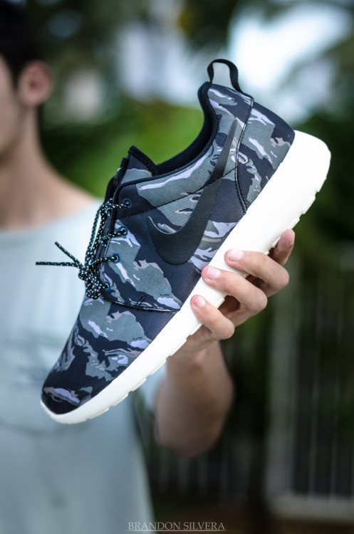 sweetsoles:  Nike Roshe Run ‘Tiger Camo’ (by B. Silvera) 