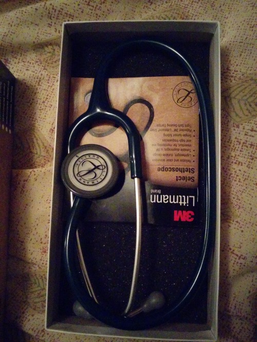 My stethoscope finally came!! I managed to get in from the mail box to my room with no one noticing,