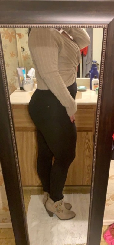 myflowerjasmine:  coveredsunshine:  😊Thick    Very cute   Gorgeous 