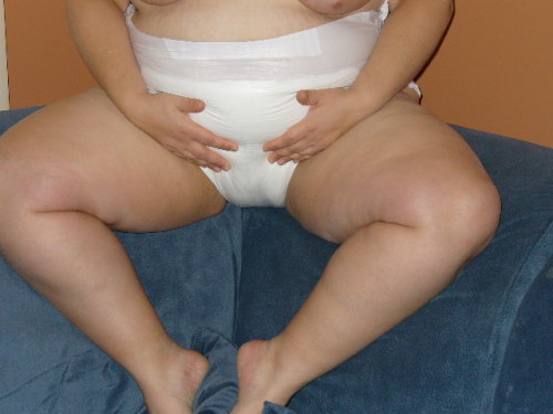 izzydl77: Zazou in diapers Source : Torrent