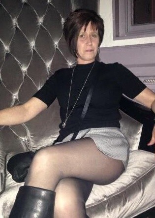 olderladiesintights: Wanton Mature Tights Slut..