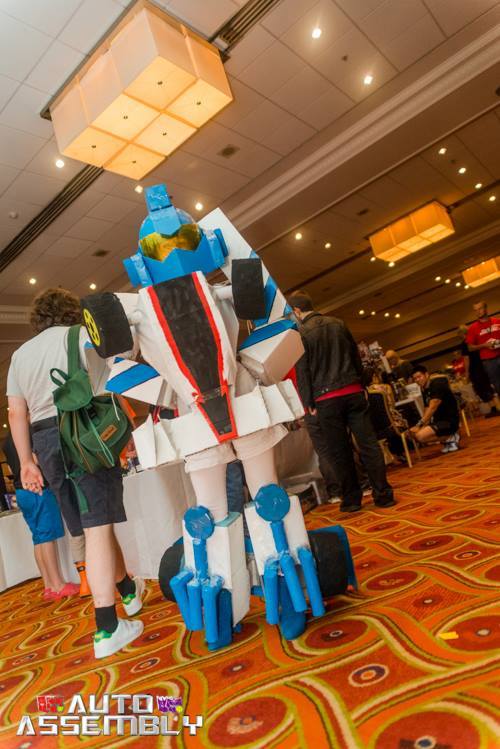 autoassembly:  Are you inclined towards dressing up like a giant robot and walking