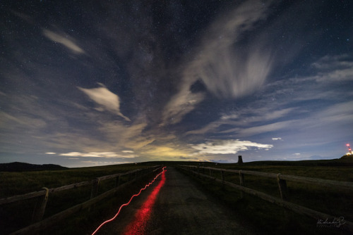 [ Red Line ] 14mm, f/2.8, ISO 1600, 20sec Taken at Utsukushigahara. 長野県 美ヶ原高原にて。