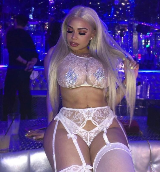 chicken-n-wafflesx:    Too damn fine 💯 🌹🌹 🌹🌹 🌹🌹 🌹🌹 🌹