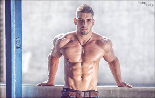 cdnlifter27:  Gal Balint