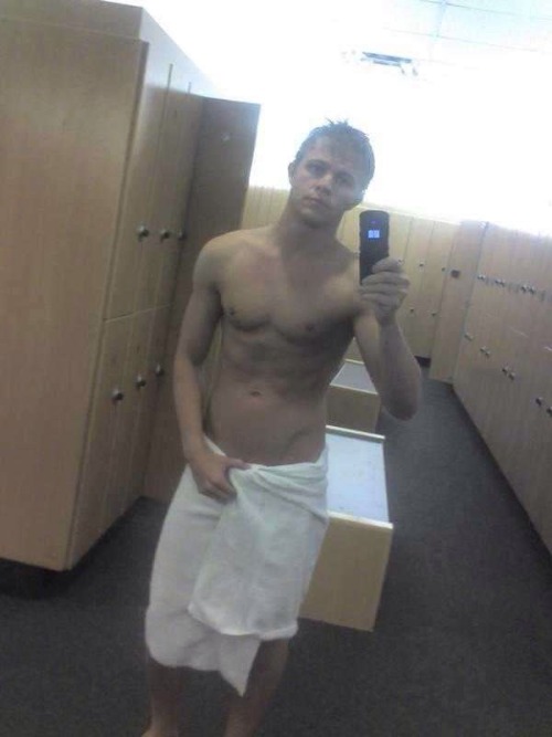 straightrealmen:  tradiesandchavs:  Hot hunks in towels!!!  Follow this blog guys!!!