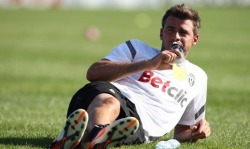 blogkhaledlb90:  Happy birthday to Juventus best defender Andrea Barzagli, who turns 34 today. Juve record: 146 apps, 1 goal.
