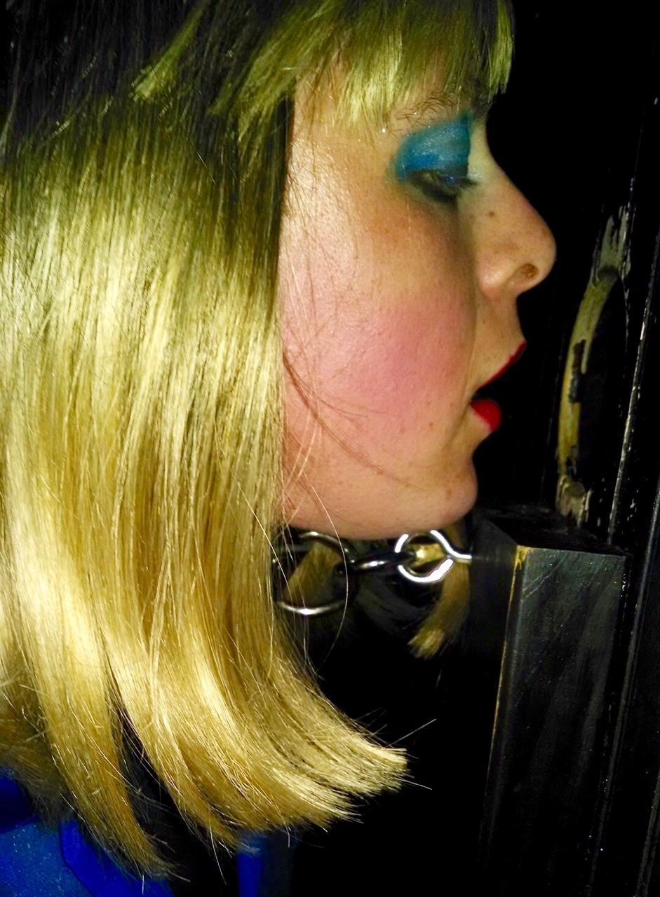 luvlysublisa4u: cdfreyagrace:  yourmasterfornow:  Tightly chained directly to the