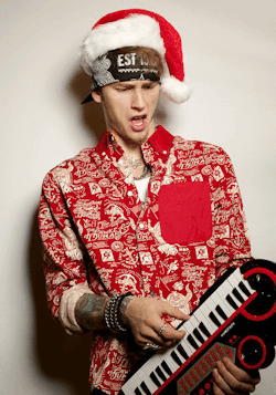 mtv:  Machinegun Kelly stops by MTV for ‘12 Holidaze’, to play with instruments…and break them. (photo and .gif by Michele Crowe)