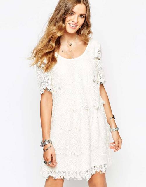 fuckyeahhotdresses: Vila All Over Crochet Dress Search for more Dresses by Vila on Wantering.